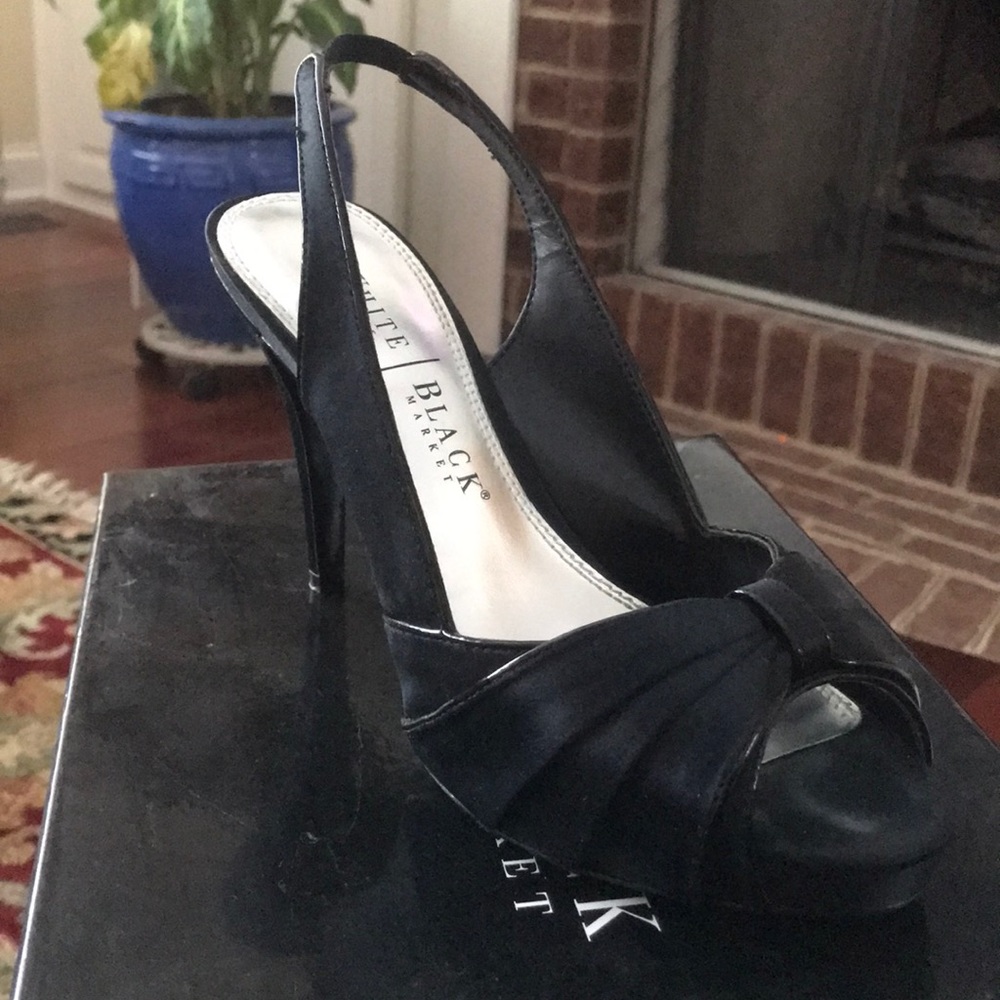 White House Black Market Thriller Heel
